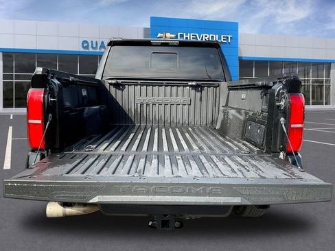 Used 2025 Toyota Tacoma TRD Off-Road w/ TRD Off Road Upgrade Package AWD/4WD image 9