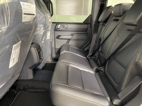 New 2025 Ford Bronco Badlands w/ Sasquatch Package image 4