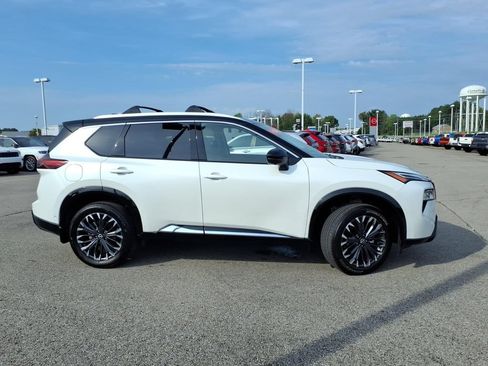 Used 2026 Nissan Rogue Platinum w/ Platinum Premium Package AWD/4WD image 2