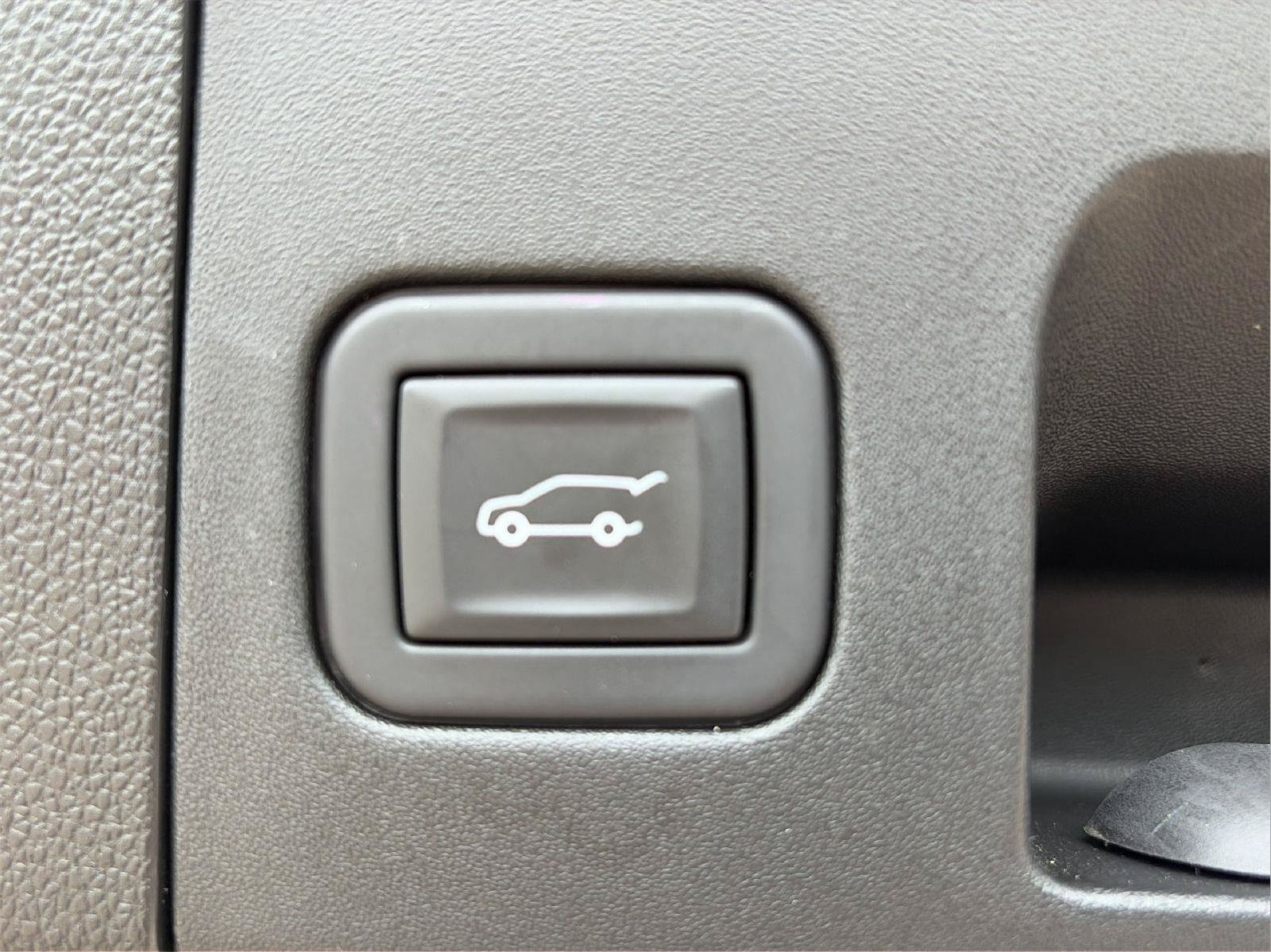 Certified 2023 Cadillac XT4 Premium Luxury w/ Cold Weather Package AWD/4WD image 20
