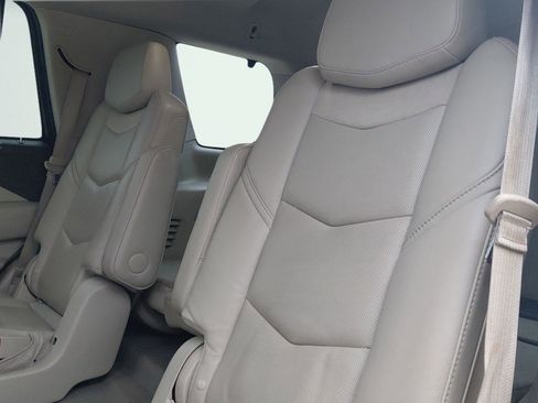 Used 2016 Cadillac Escalade Luxury AWD/4WD image 39