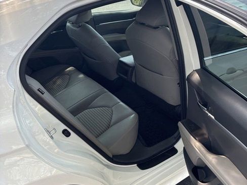 Used 2023 Toyota Camry SE image 8