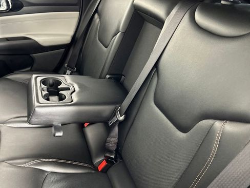 Used 2022 Jeep Compass Limited w/ Sun and Sound Group image 17