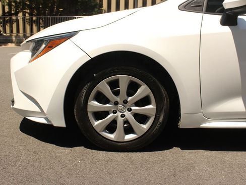 Used 2023 Toyota Corolla LE FWD image 11