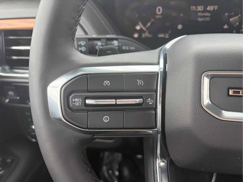 Used 2025 GMC Yukon XL Denali AWD/4WD image 14