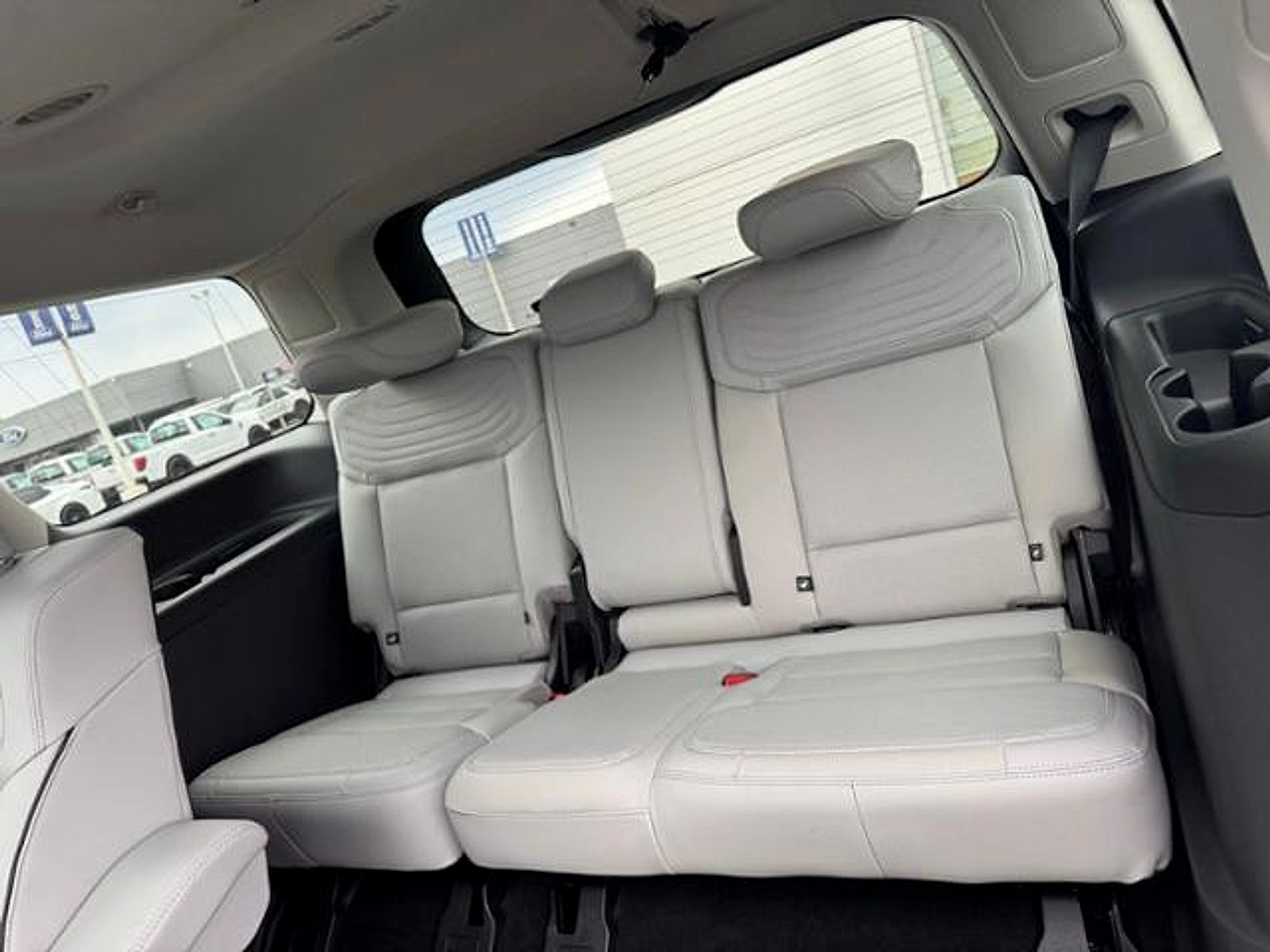 Used 2025 Ford Expedition Platinum w/ Platinum Ultimate Package AWD/4WD image 14