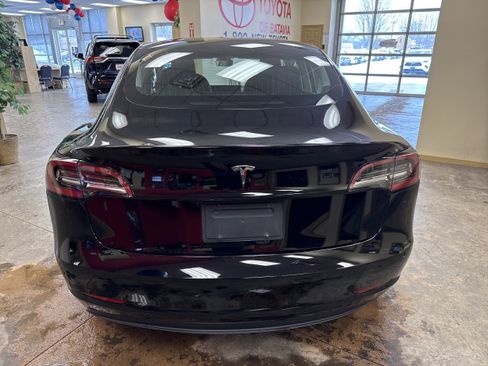 Used 2019 Tesla Model 3 Standard Range Plus image 11