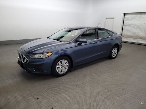 Used 2019 Ford Fusion S FWD image 2