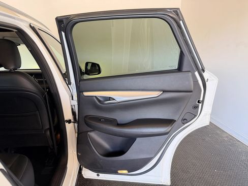 Used 2019 INFINITI QX50 Essential AWD/4WD image 38