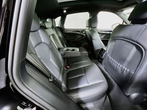 Used 2023 Porsche Macan S AWD/4WD image 28