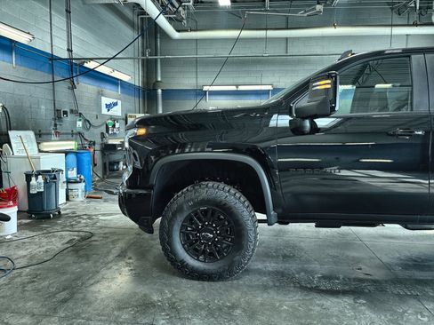 New 2026 Chevrolet Silverado 2500 ZR2 w/ LPO, Dark Essentials Package AWD/4WD image 17