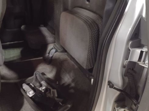 Used 2011 Nissan Frontier SV w/ SV Premium Utility Pkg image 6