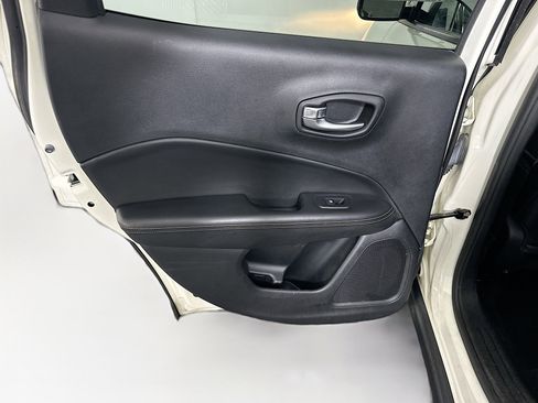 Used 2019 Jeep Compass Limited image 24