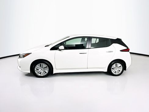 Used 2025 Nissan Leaf S FWD image 4