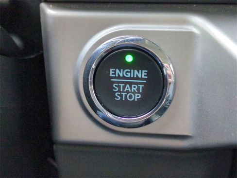 Certified 2022 Ford F150 XLT w/ Equipment Group 302A High image 27