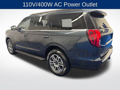 Used 2025 Ford Expedition Active AWD/4WD image 3