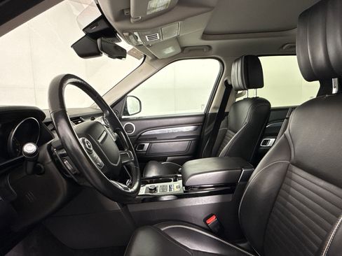 Used 2017 Land Rover Discovery First Edition AWD/4WD image 6