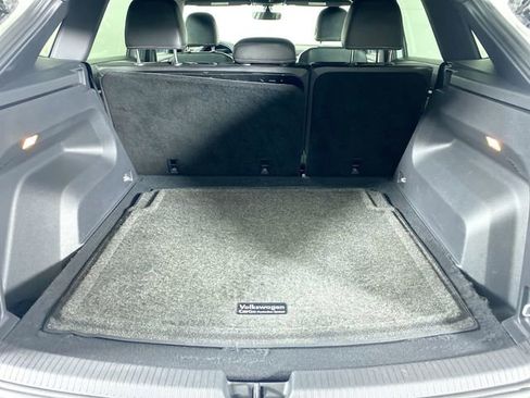 Used 2022 Volkswagen Atlas Cross Sport SE image 31