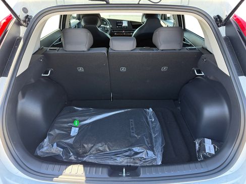 New 2026 Kia Niro LX FWD image 17
