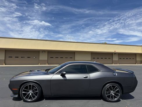Used 2018 Dodge Challenger R/T Scat Pack RWD image 4