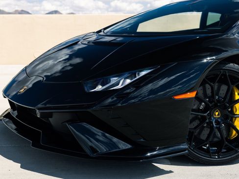 Used 2024 Lamborghini Huracan Tecnica image 9
