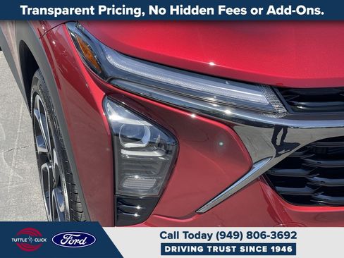 Used 2025 Chevrolet Trax RS w/ Sunroof Package FWD image 10