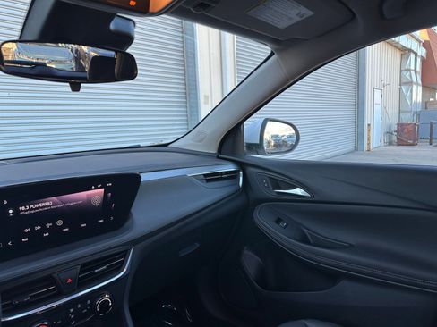 Used 2025 Buick Encore GX Preferred image 33