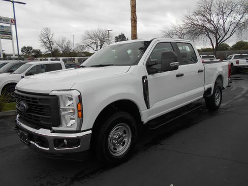 New 2026 Ford F250 XL w/ XL Chrome Package image 30
