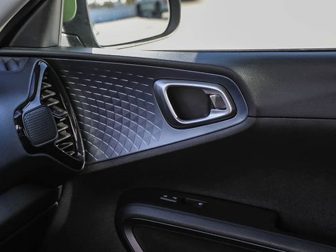 Used 2023 Kia Soul EX image 19