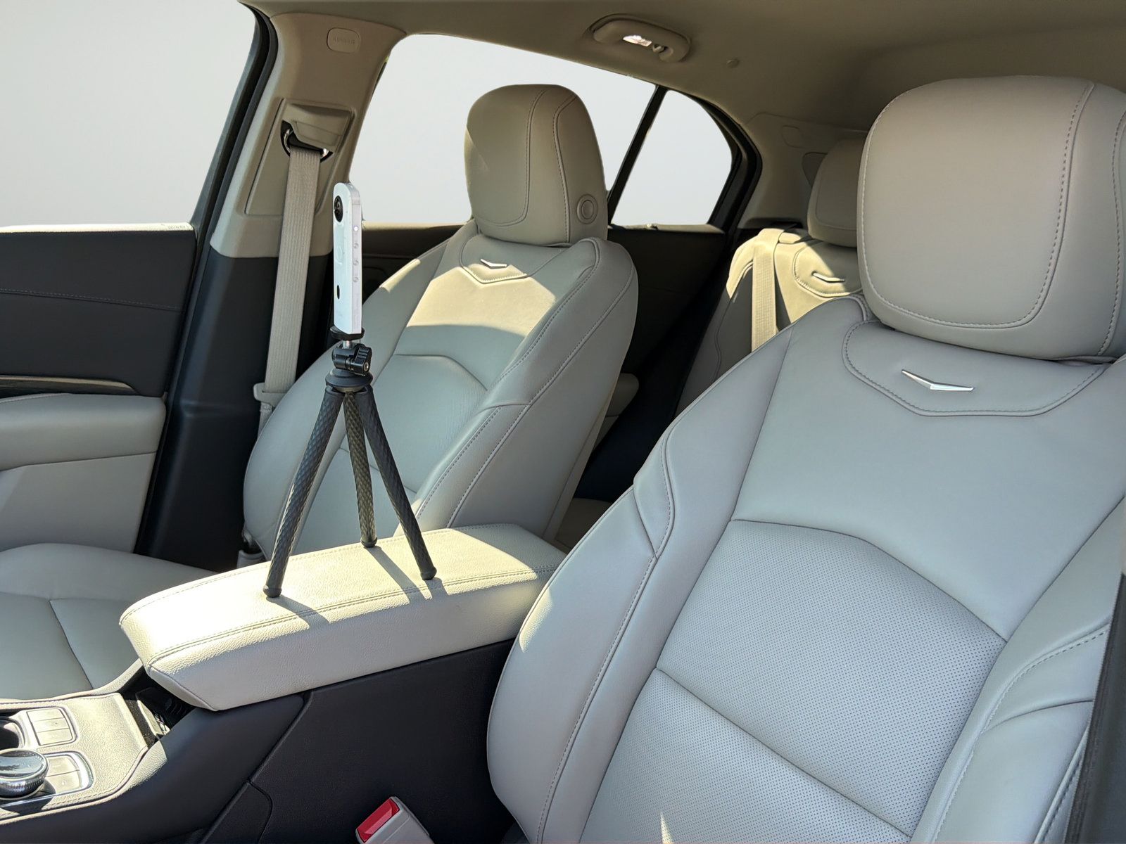 Used 2023 Cadillac XT4 Premium Luxury w/ Technology Package FWD image 34