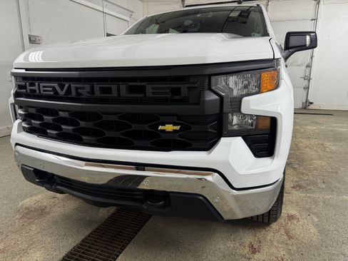 Used 2024 Chevrolet Silverado 1500 W/T w/ Z71 Off-Road Package AWD/4WD image 4