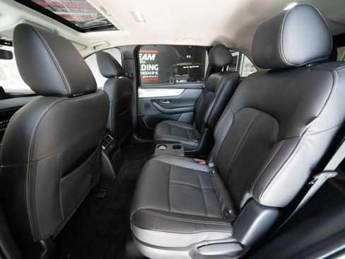 Used 2024 MAZDA CX-90 Plug-In Hybrid w/ Preferred AWD/4WD image 23