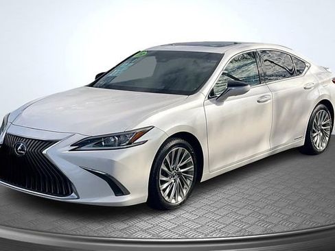 Used 2019 Lexus ES 300h w/ Accessory Package 2 image 12