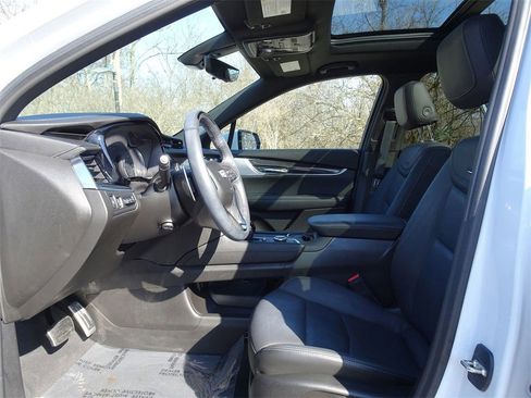 Certified 2024 Cadillac XT6 Sport w/ Technology Package image 6