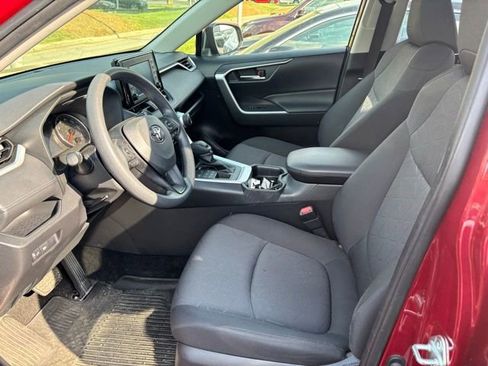 Used 2019 Toyota RAV4 XLE w/ All Weather Liner Package image 3