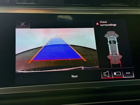 Used 2022 Audi Q3 2.0T Premium w/ Convenience Package image 15