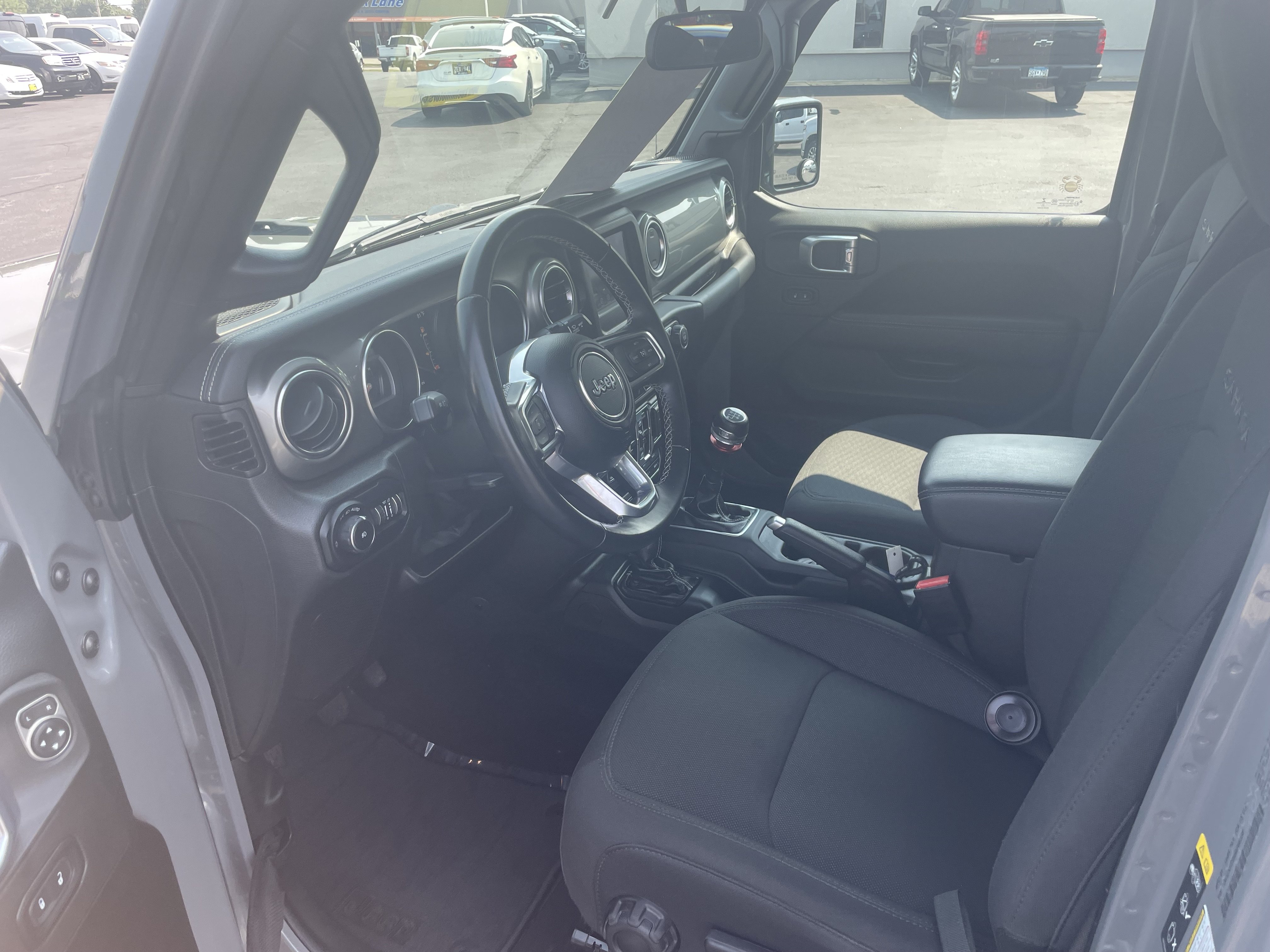 Used 2021 Jeep Wrangler Unlimited Sahara AWD/4WD image 11