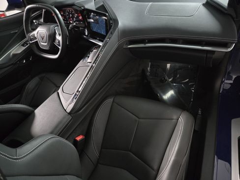 Used 2025 Chevrolet Corvette Stingray Coupe w/ Z51 Performance Package image 16