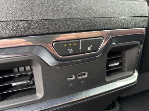 Certified 2025 GMC Sierra 2500 Denali Ultimate image 49