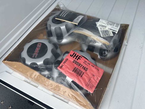 New 2025 GMC Savana 3500 w/ Power Convenience Package image 26