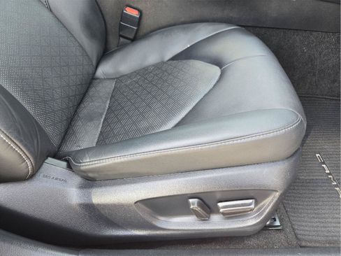 Used 2022 Toyota Camry XSE FWD image 22