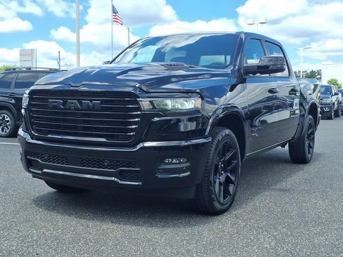 Used 2025 RAM 1500 Laramie w/ Night Edition AWD/4WD image 3