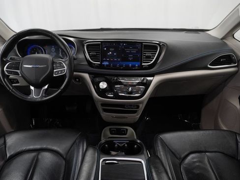 Certified 2021 Chrysler Pacifica Touring-L FWD image 26