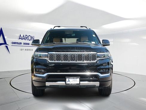 Used 2022 Jeep Grand Wagoneer Series III AWD/4WD image 4