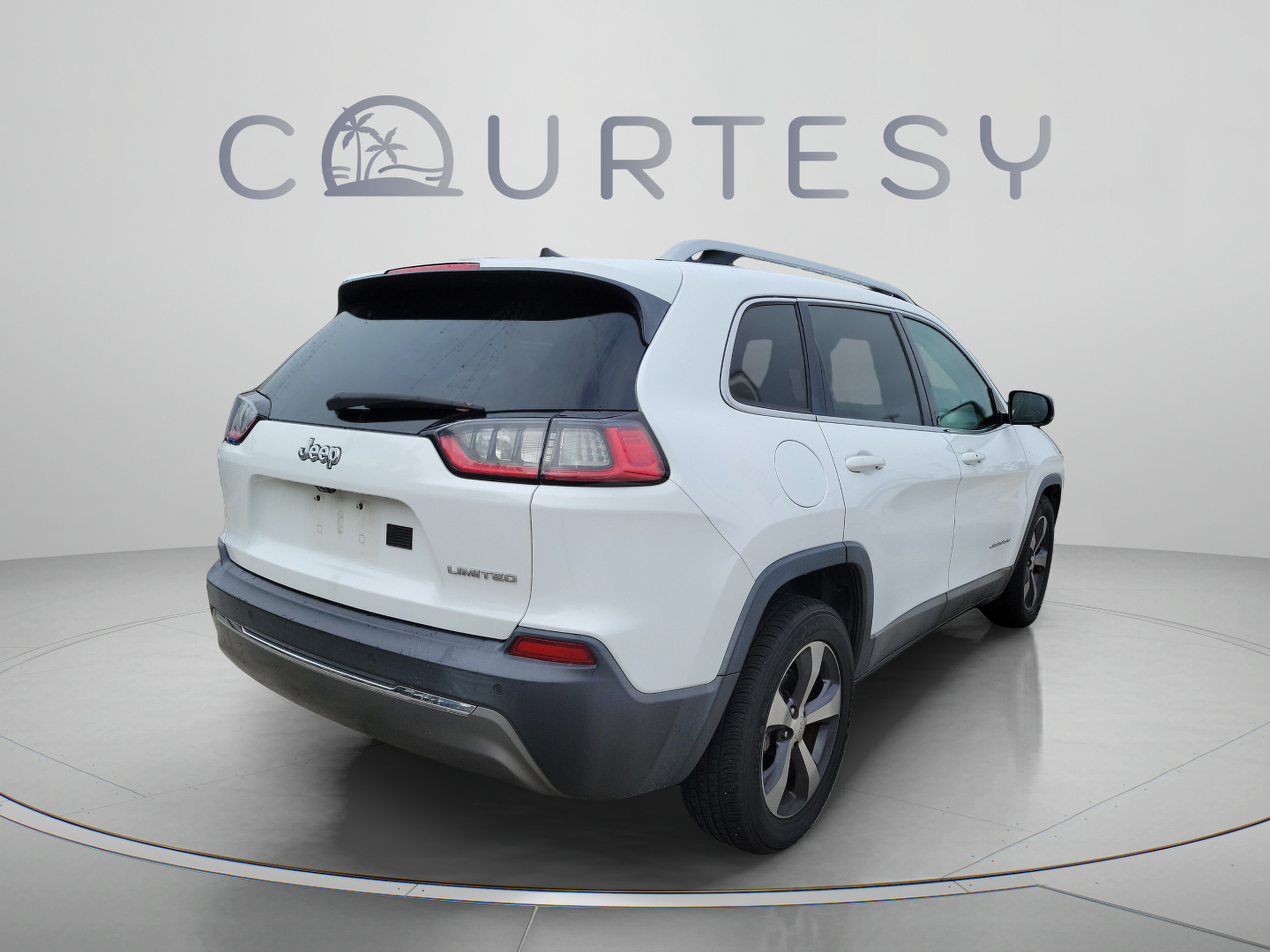 Used 2019 Jeep Cherokee Limited FWD image 3