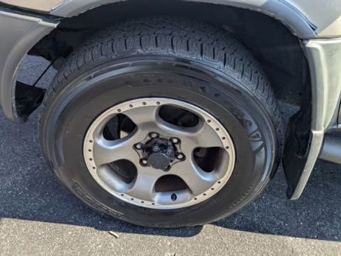 Used 2004 Nissan Xterra SE w/ (Pro) Protection Pkg image 9