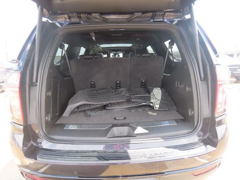 Used 2024 Chevrolet Suburban Z71 w/ Luxury Package AWD/4WD image 14