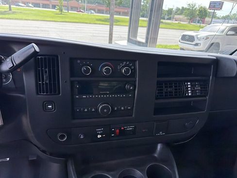 Used 2017 Chevrolet Express 2500 RWD image 15