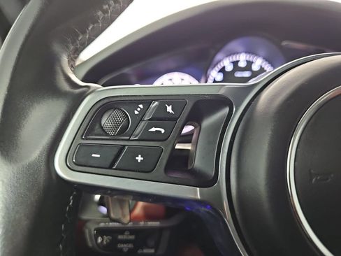 Used 2020 Porsche Cayenne AWD/4WD image 16