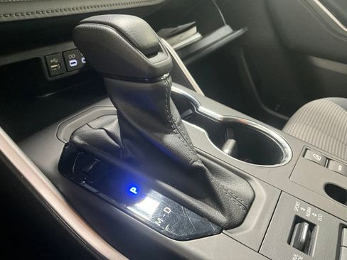 Used 2023 Toyota Highlander L image 15